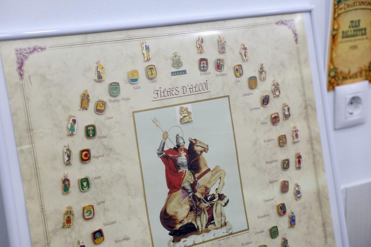 La falla El Quarantahuit mantiene viva la tradición de las bolilleras