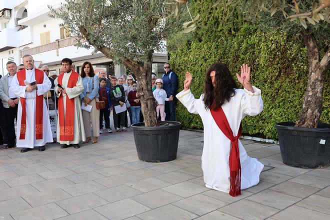 Todas las imágenes del vía crucis de Santa Eulària