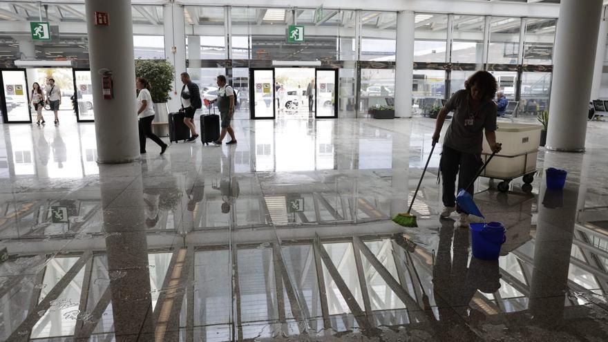 La inundación del aeropuerto de Palma, en imágenes
