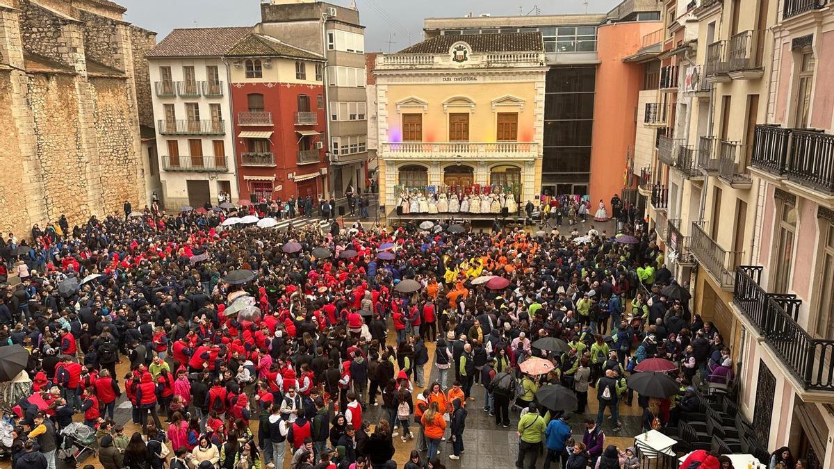 Así estaba la plaça Major de Algemesí para la entrega de premios.