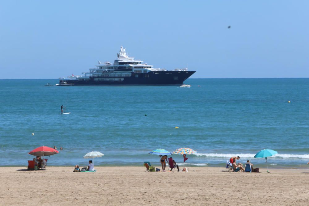 Ulysses, el cuarto yate más caro del mundo fondea en Cullera