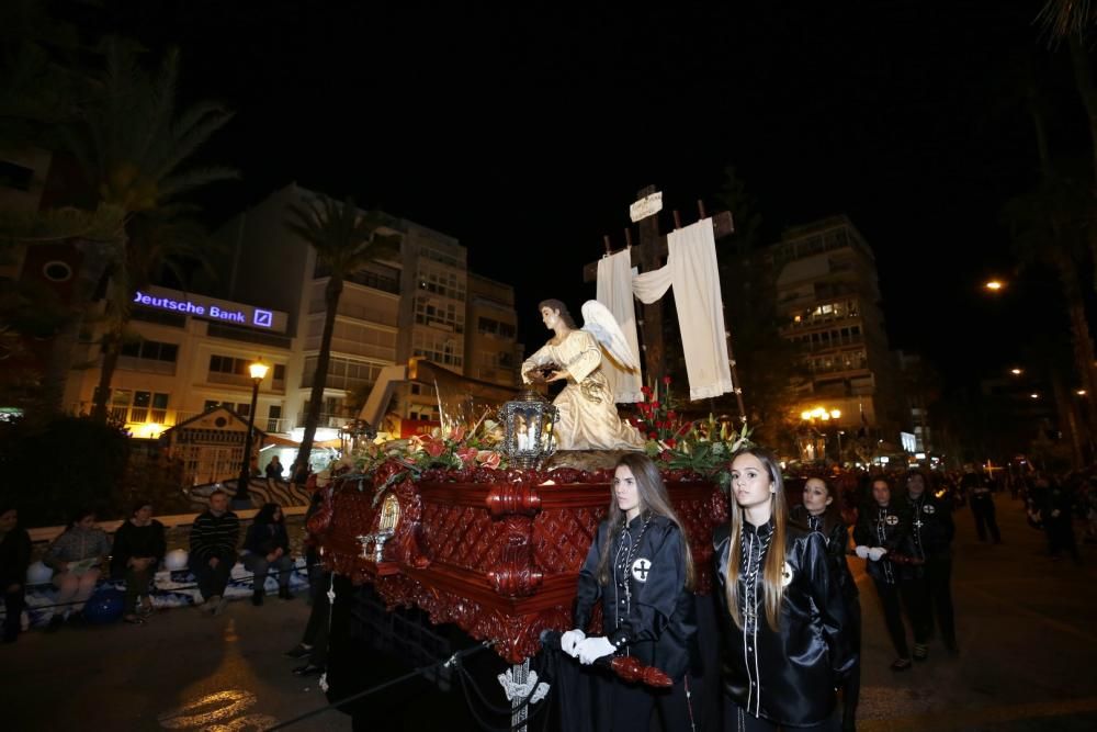 Domingo de Ramos: Procesión de Las Mantillas en Torrevieja con Nuestra Señora de La Esperanza y de La Paz