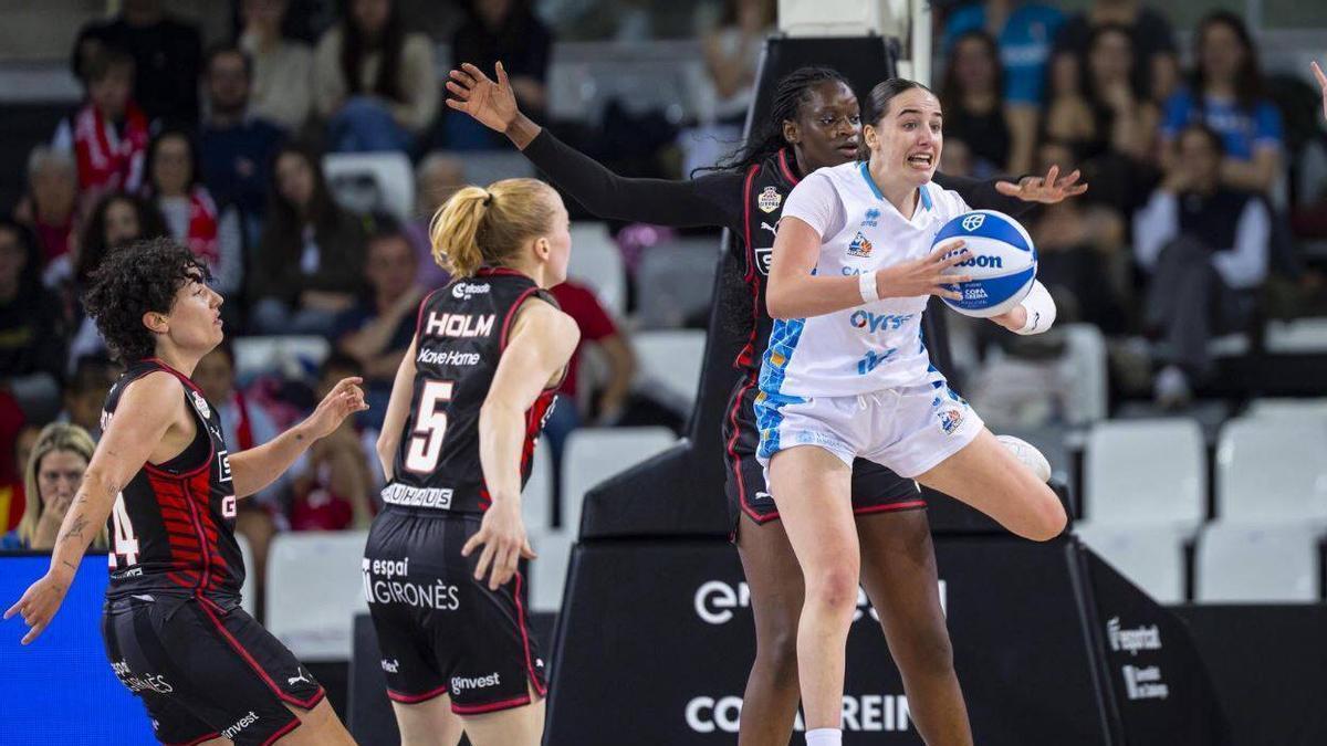 Iyana Martín, en un partit d'aquesta temporada contra l'Spar Girona.