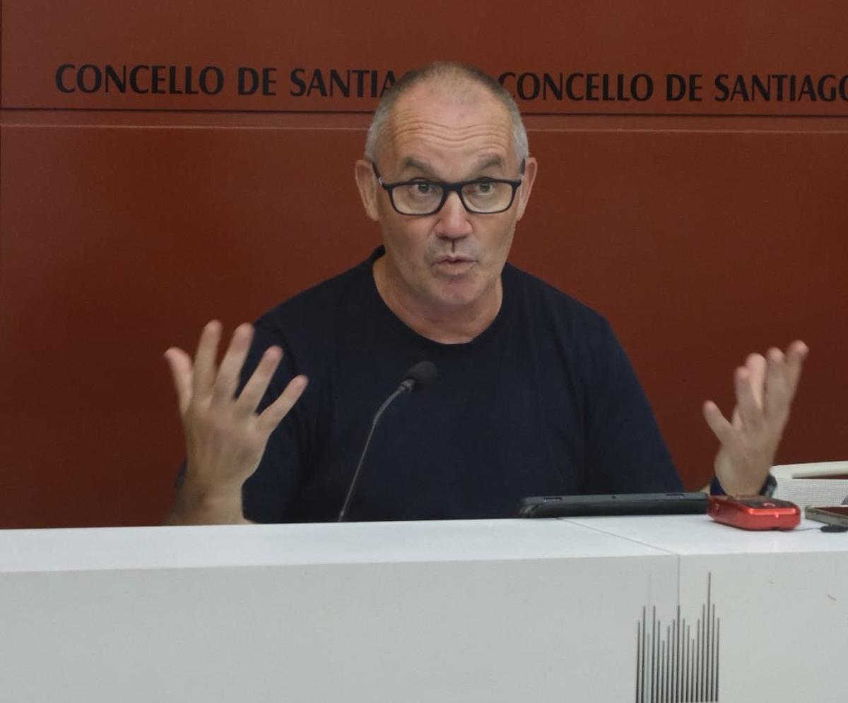 O concelleiro Xan Duro durante a presentación de Stela Mobilidade