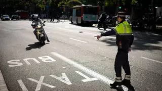 La Guardia Urbana de Barcelona intensifica controles de seguridad pasiva en la conducción