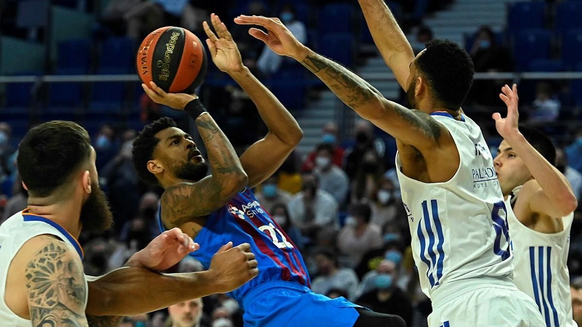 Higgins, durante un Barça-Madrid de la temporada