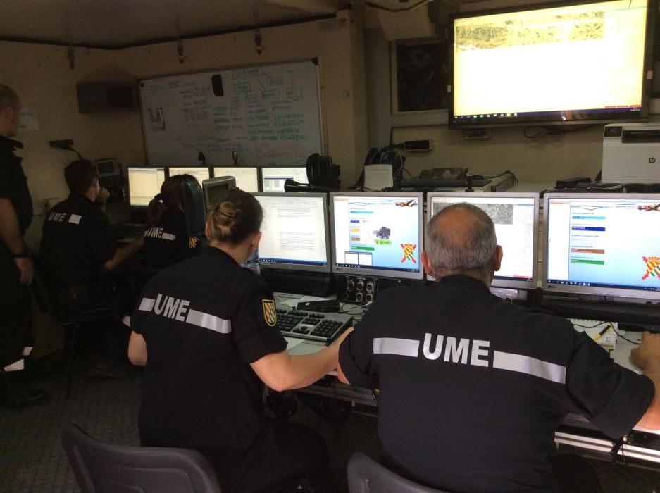 El colegio Miguel Hernández de Orihuela se convierte en el centro de operaciones de la UME