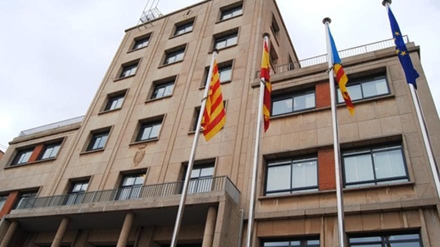 Fachada del ayuntamiento de Vila-real en la plaza Major