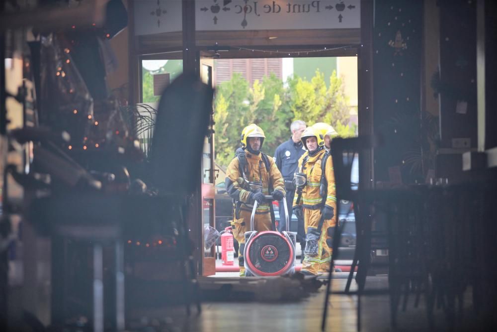 Un incendio destruye un local en Son Rapinya