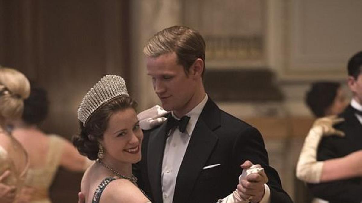 Claire Foy y Matt Smith en The Crown