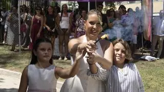 Nostalgia por los 80: OBK y Cara B ponen ritmo a una noche de conciertos, teatro y sainetes en la Fira de Xàtiva