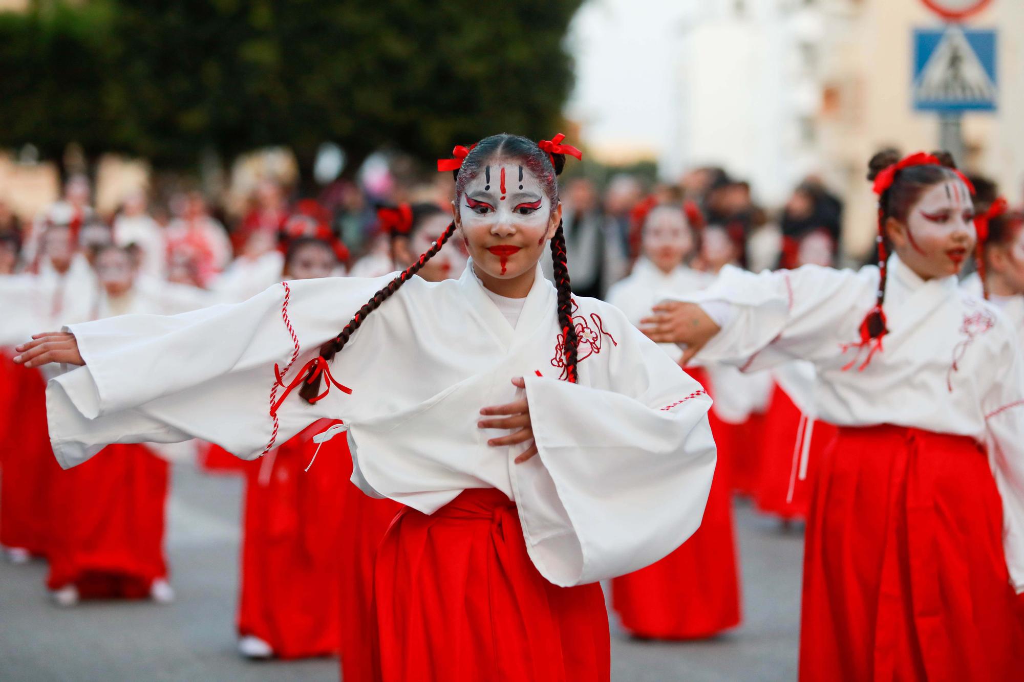 Todas las imágenes de la rúa de carnaval 2023 en Santa Eulària