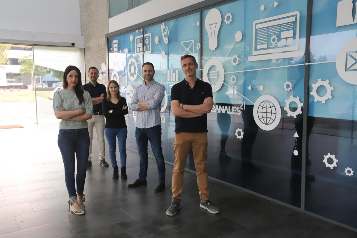 Integrantes de la empresa Cobiomic Bioscience en una imagen de archivo.