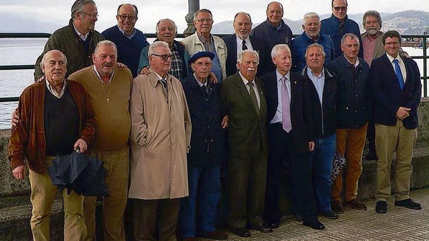 La peña &quot;Como Auga de Maio&quot; celebra su décimo aniversario