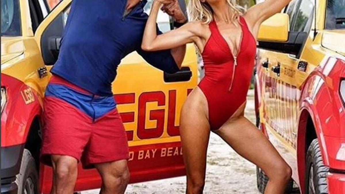 Kelly Rohrbach y The Rock durante el rodaje