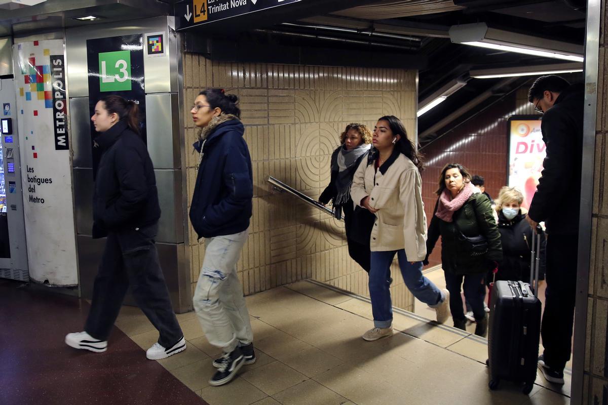 Último día de la mascarilla obligatoria en el transporte público