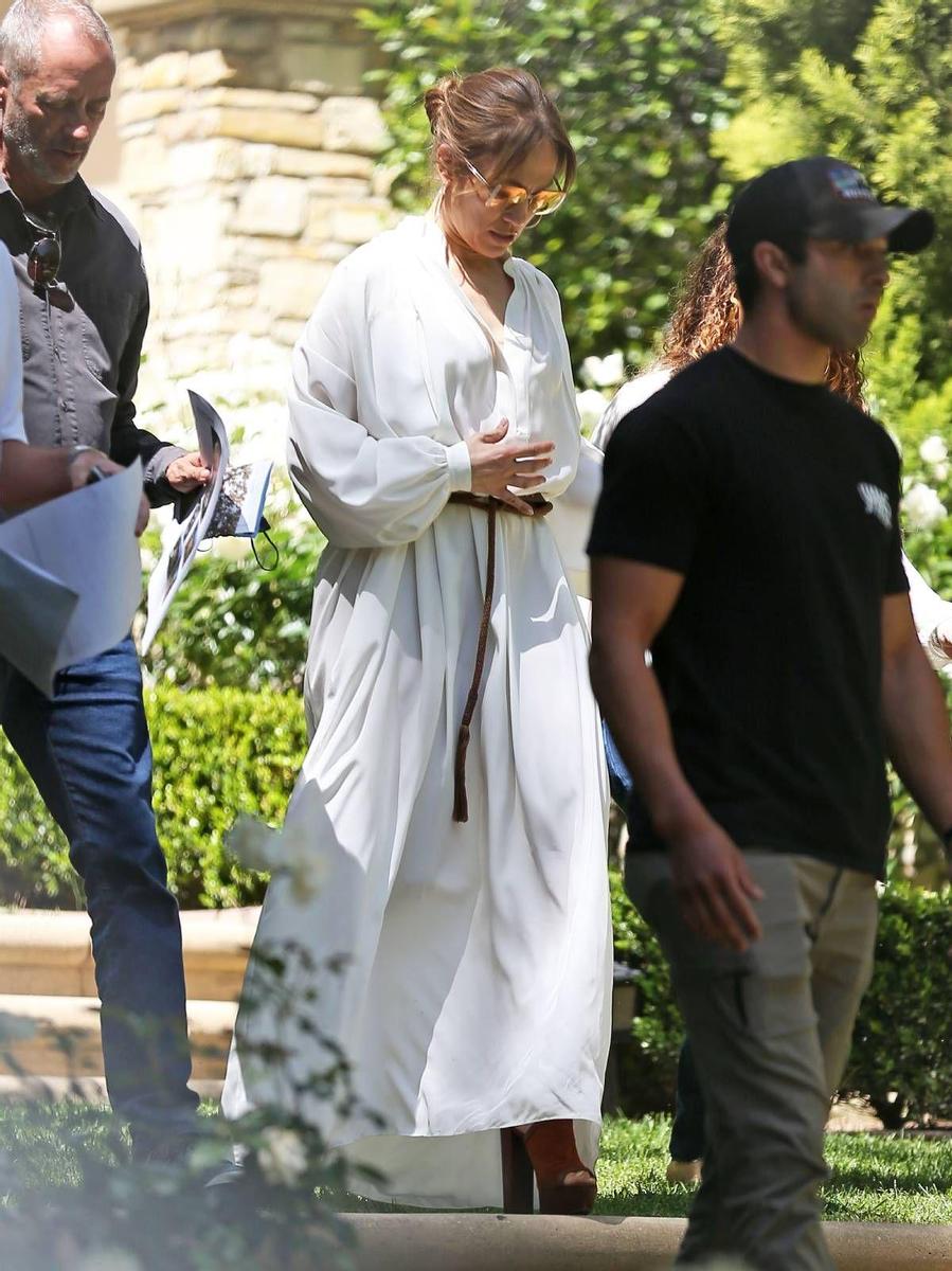 Jennifer Lopez con vestido largo boho