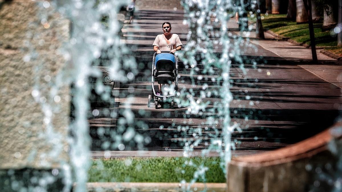 Permiso parental retribuido de ocho semanas: requisitos, plazos y cómo solicitarlo