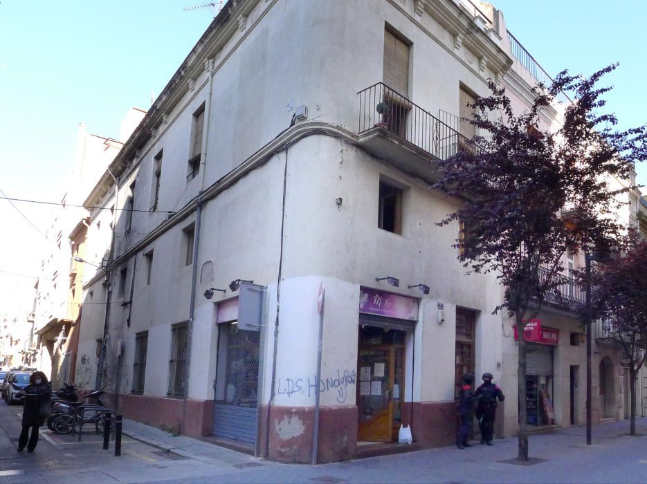 Operatiu antidroga en un carrer del centre de Figueres
