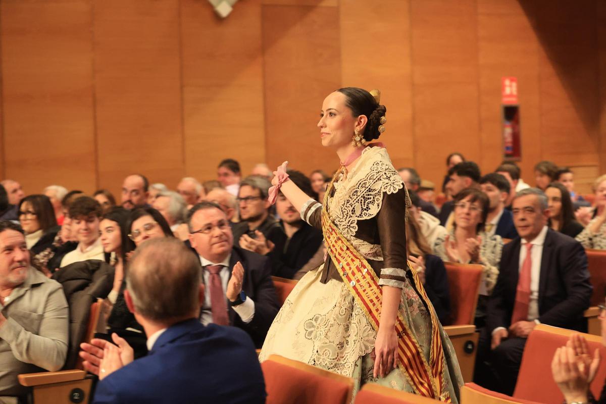 Galeria de fotos de l'homenatge a la reina i dames de les festes del 2025 a Vila-real