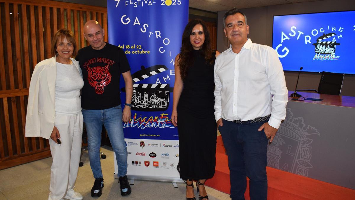 Un momento de la rueda de prensa celebrada en el Ayuntamiento de Alicante