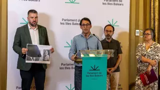 La izquierda presiona al PP para que vote a favor de expulsar a Le Senne