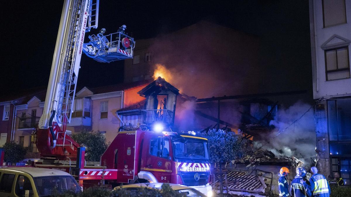 Las imágenes del derrumbe de un edificio en Santander.