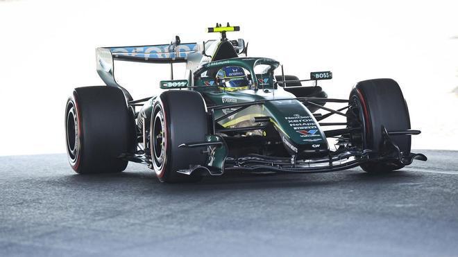 14 ALONSO Fernando (spa), Aston Martin F1 Team AMR26, action during the Formula 1 Japanese Grand Prix 2026, 3rd round of the 2026 Formula One World Championship from March 27 to 29, 2026 on the Suzuka Circuit, in Suzuka, Japan - Photo Xavier Bonilla / DPPI AFP7 27/03/2026 ONLY FOR USE IN SPAIN