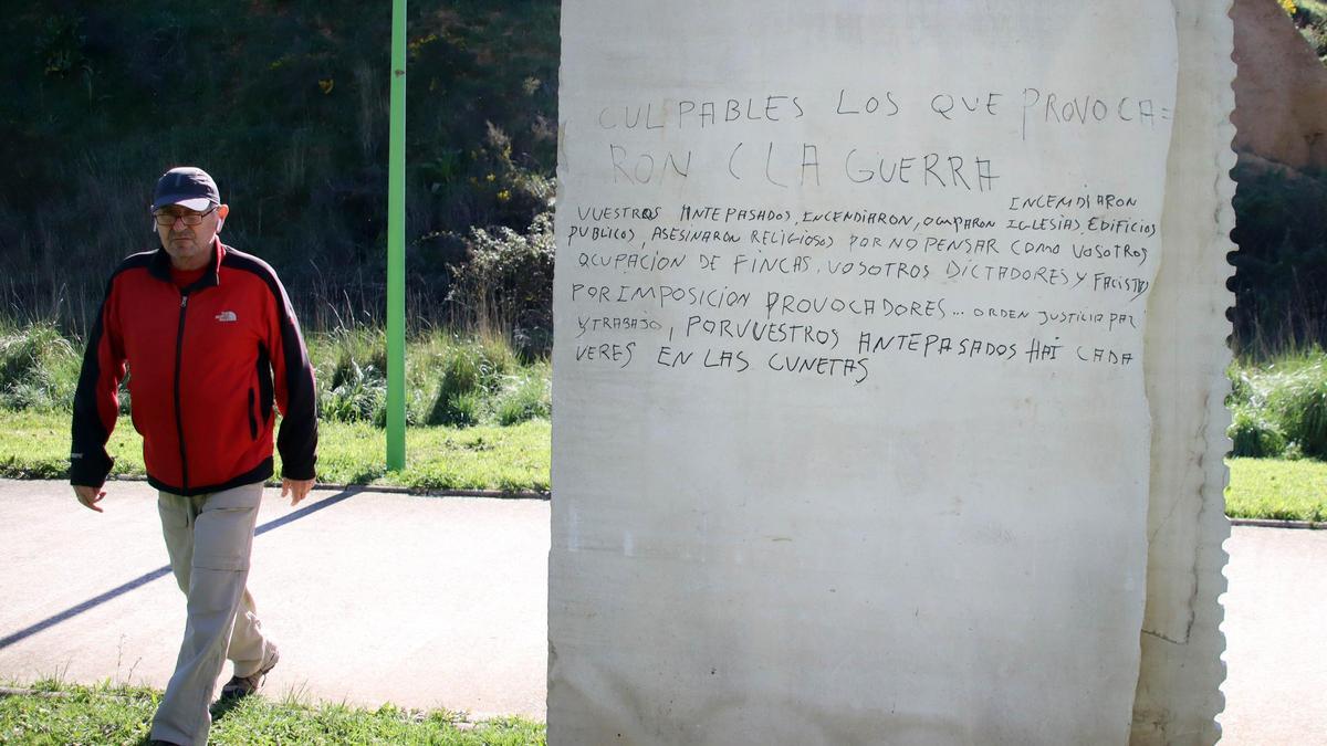 Vandalizan el monumento en homenaje a los fusilados del franquismo en el Campo de Tiro de Puente Castro en León.
