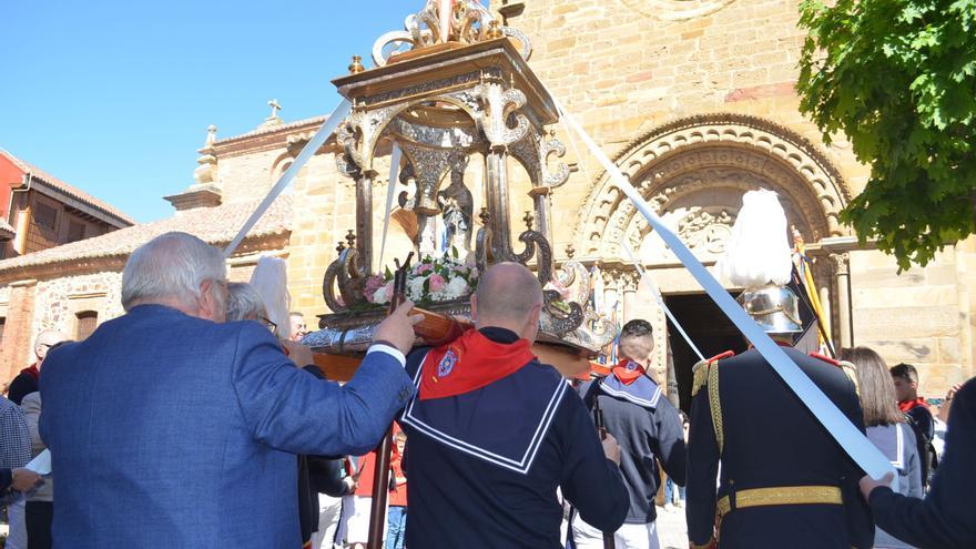 Fiestas de la Veguilla Benavente 2024: Peñas oficiales y devoción por la Virgen de la Vega