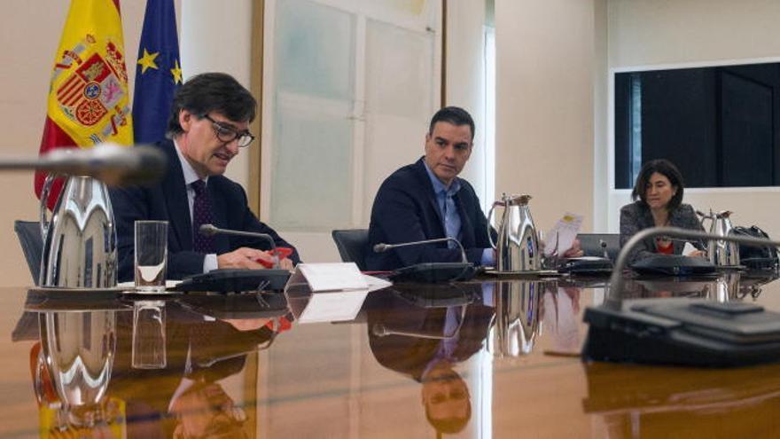 Sánchez preside la reunión con el Comité Científico que asiste al Gobierno