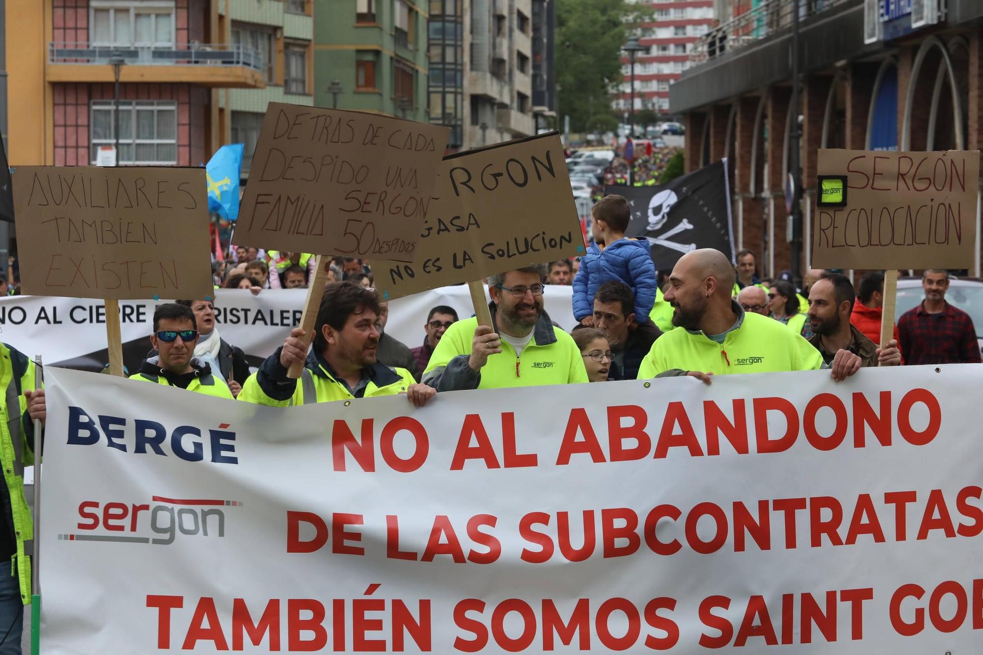 EN IMÁGENES: El avance de la protesta contra la cierre de Saint-Gobain en Avilés