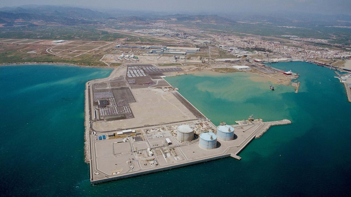 Vista aérea de la planta regasificadora de Sagunt.