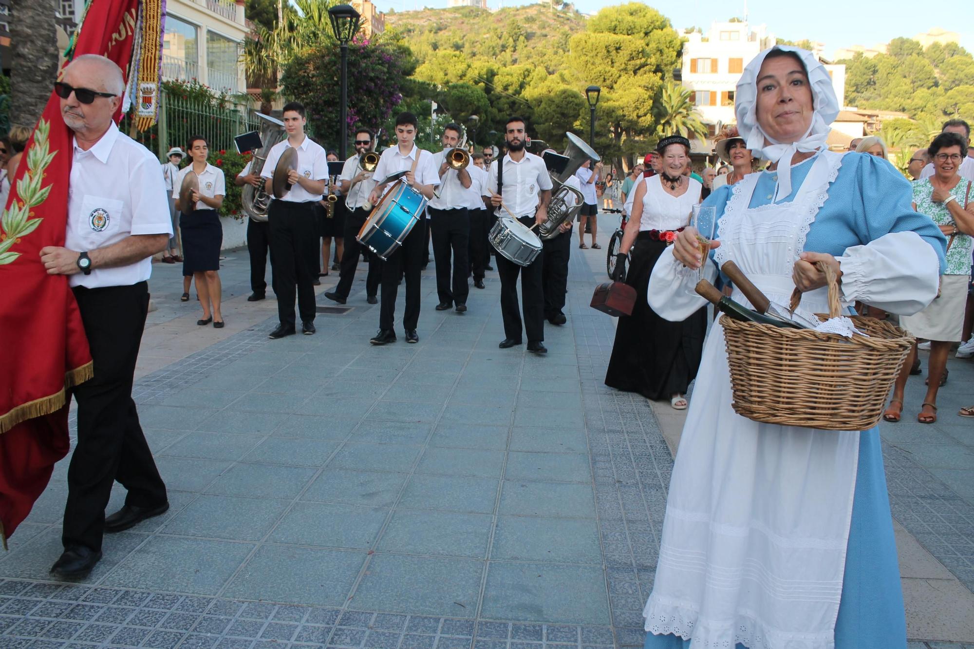 La Unión Musical Santa Cecilia ha protagonizado el pasacalle vespertino en Benicàssim.