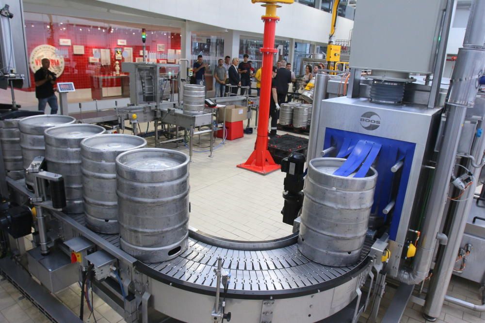 Inauguración de la fábrica de Cerveza Victoria en Málaga