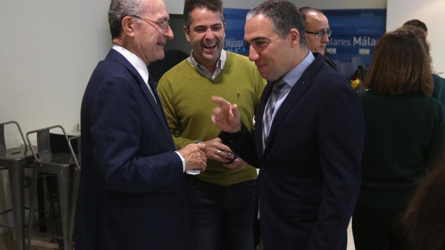 Francisco de la Torre y Elías Bendodo durante un acto celebrado en el partido.