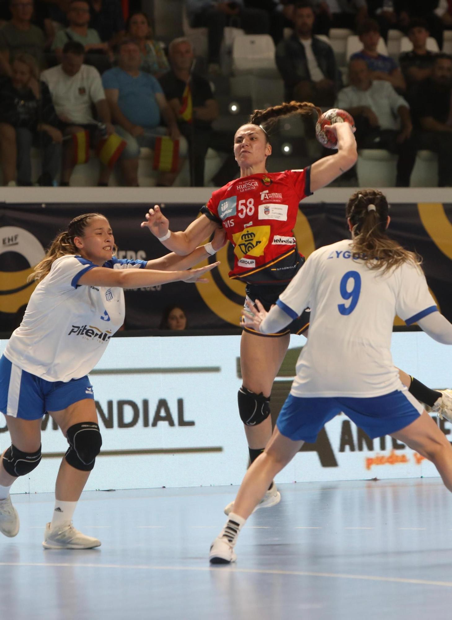 Todas las fotos del partido España - Grecia de balonmano femenino disputado en el Port de Sagunt