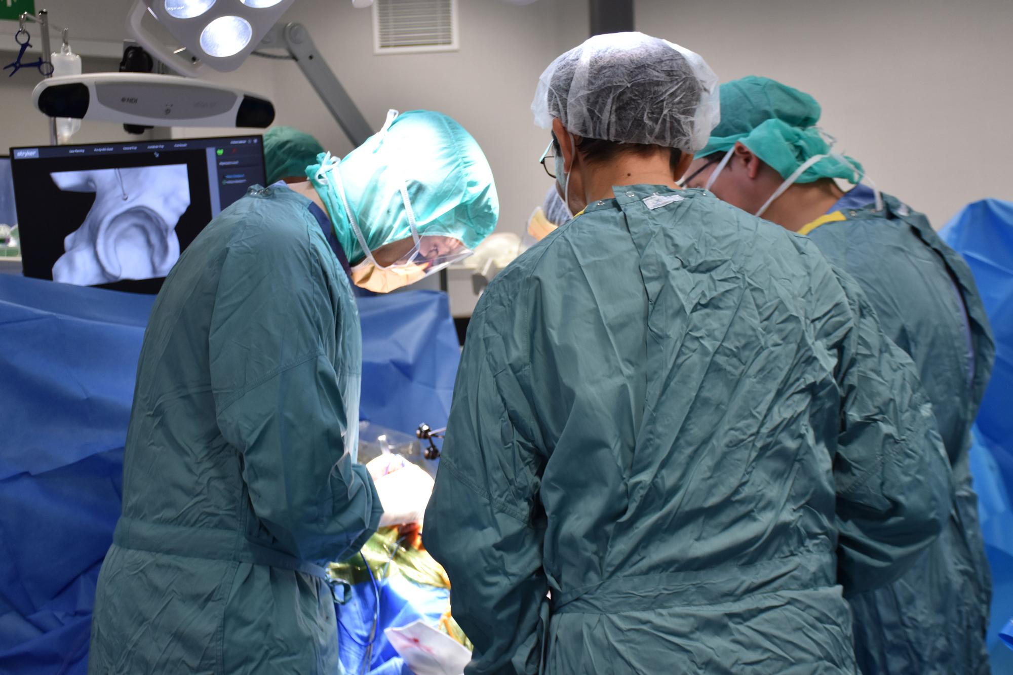 Althaia ha incorporat un robot en les operacions de pròtesi de genoll i maluc