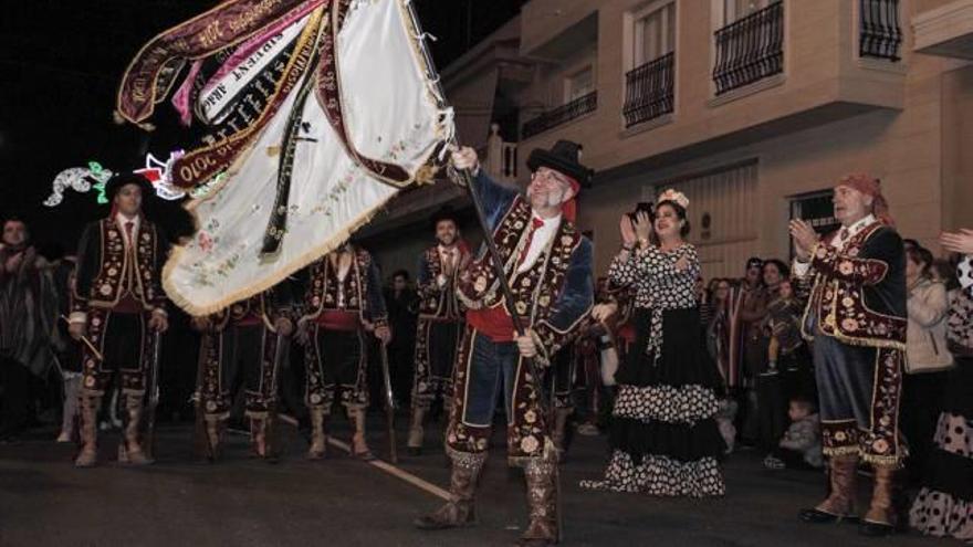 Las emociones sentidas por los festeros salieron a flor de piel en el acto celebrado ayer en Monforte del Cid, que cierra el calendario anual de los Moros y Cristianos.