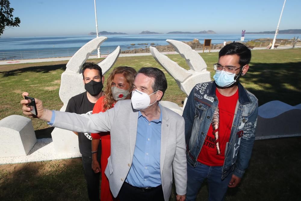 Inauguración de la escultura de la nécora de Samil / R. Grobas