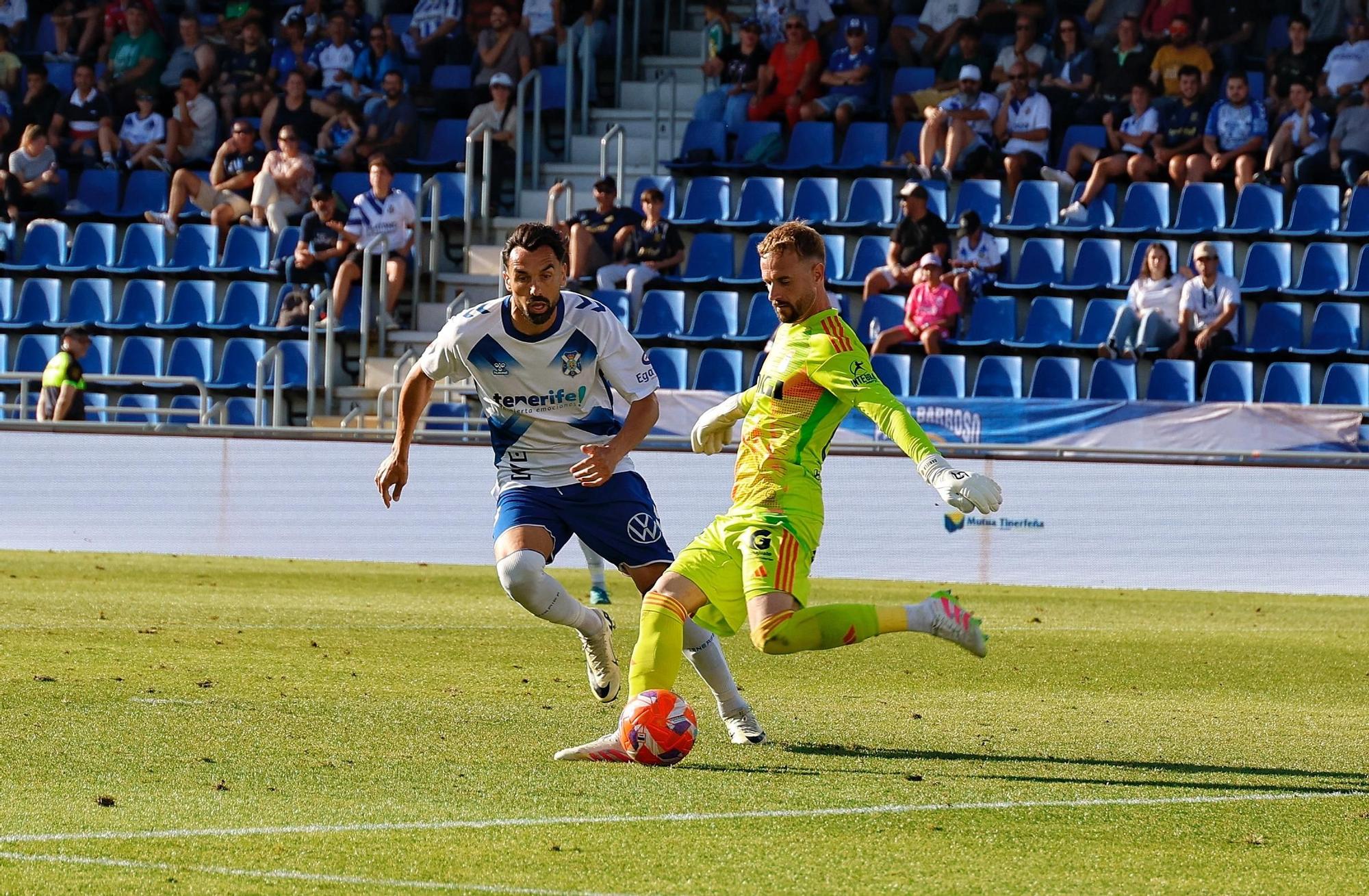 CD Tenerife-Real Oviedo, en imágenes