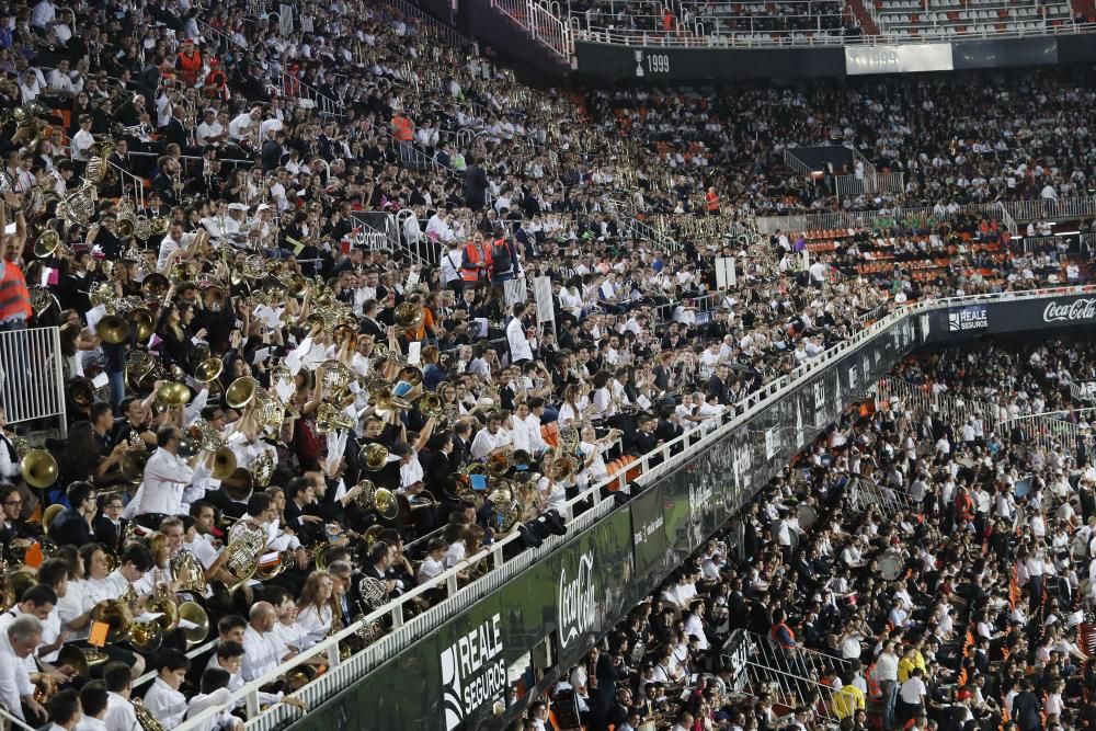 Las bandas de música llenan Mestalla, búscate en la galería