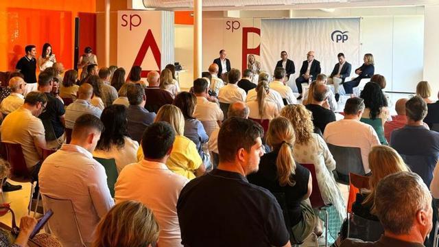 El PP asume los problemas que provoca la falta de control del turismo ...