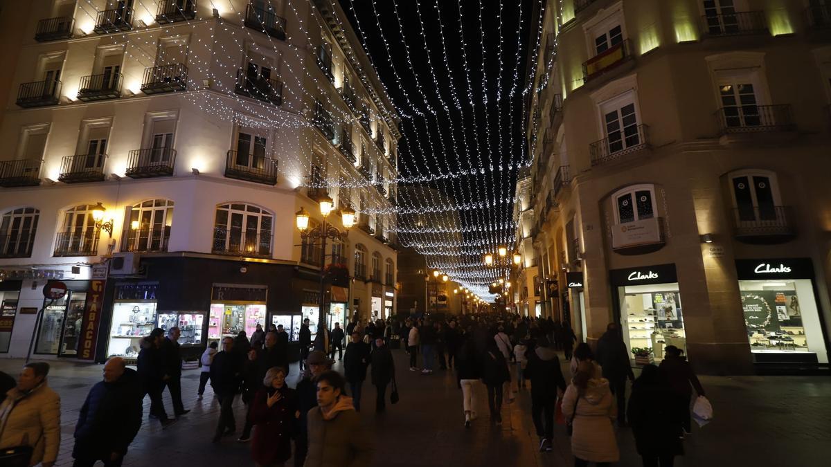 La Navidad ya ha llegado a Zaragoza con el encendido de luces