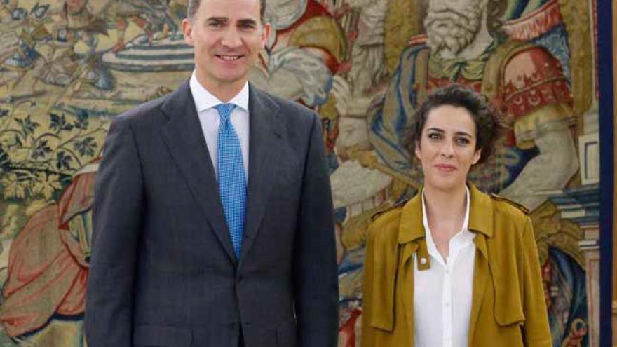 Felipe VI junto a Alexandra Fernández // CASA REAL