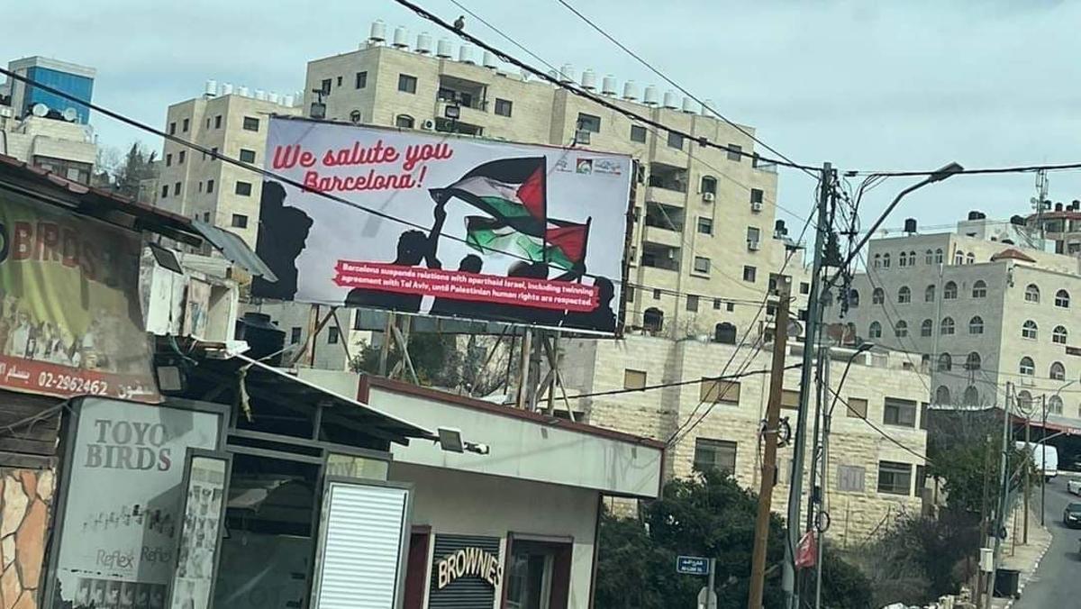 Han aparecido carteles en Ramala agradeciendo el gesto de Colau