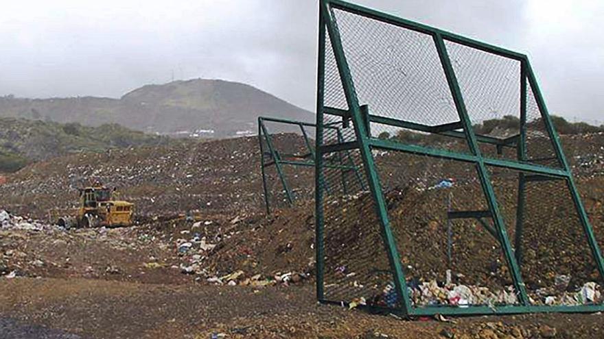 El vaso de vertido de Los Morenos solo acoge dos años más de basuras