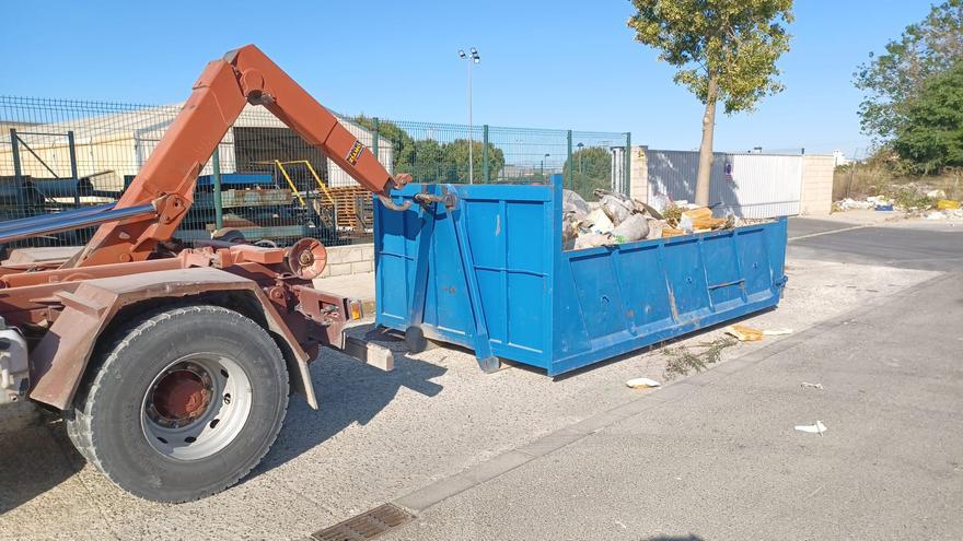 Albal destina más de 6000 euros en retirar 30 toneladas de vertidos ilegales en los polígonos