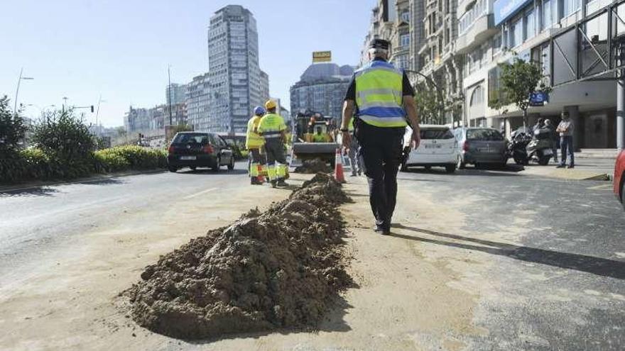 Tierra y arena que dejó el camión a su paso.