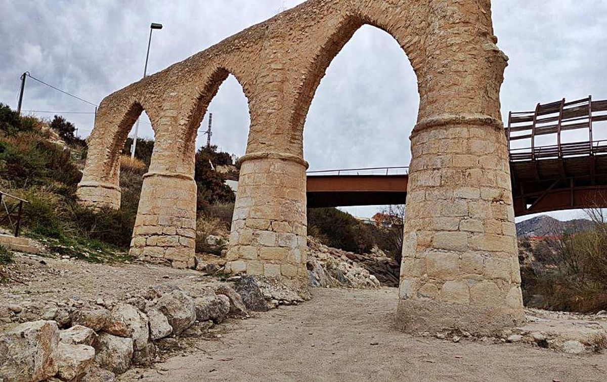 Petrer estudia crear en la rambla de Puça una ruta del patrimonio hidráulico | ÁXEL ÁLVAREZ